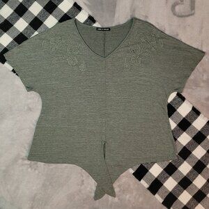 10 | Cable & Gauge | Embroidered Knot Crop Top